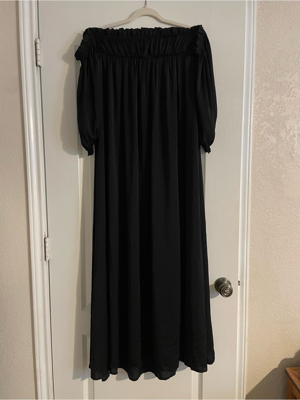 Source Unknown Black Off-Shoulder Maxi Dress